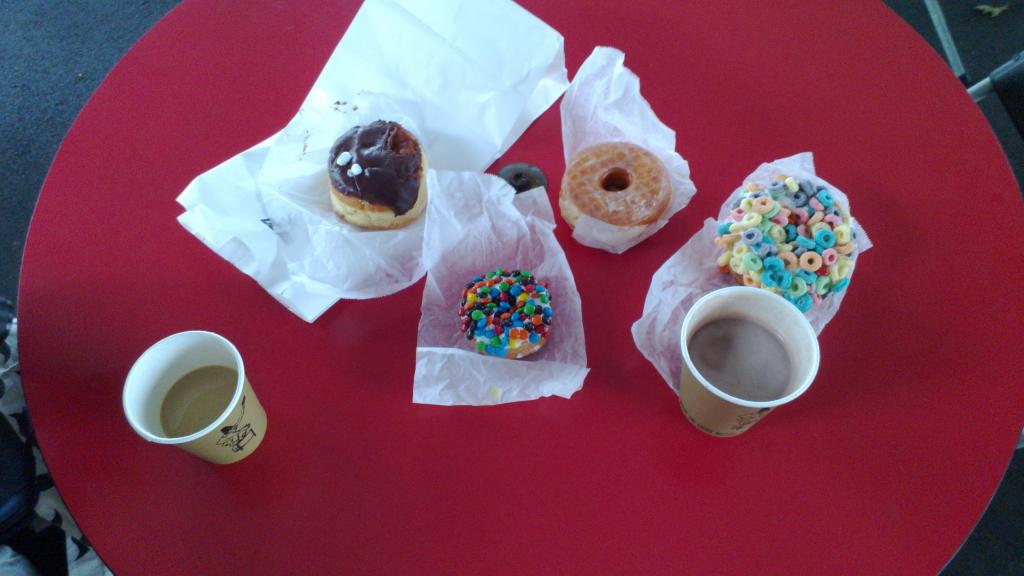 Finally, one of the famous place in Portland is Voodoo Donuts, they taste sooo good!